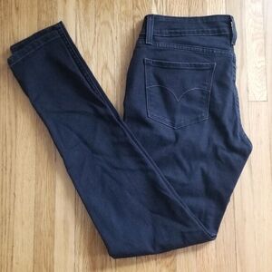 Levi’s 535 Skinny Black Women's Low Rise Leggings | Size Equivelent = Medium